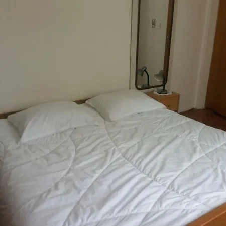 Family House Lise Apartman *