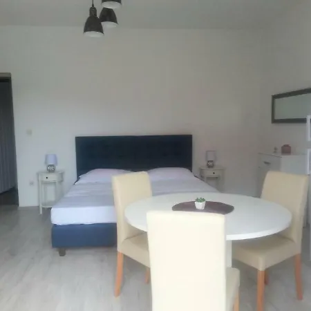 Family House Lise *