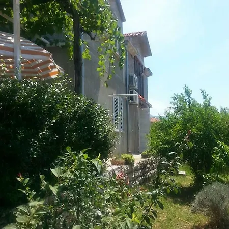 Family House Lise