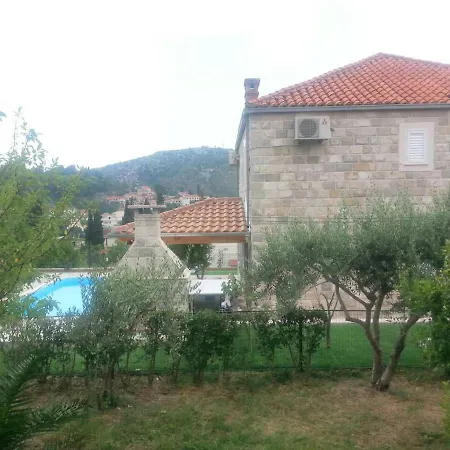 Apartament Family House Lise Mlini