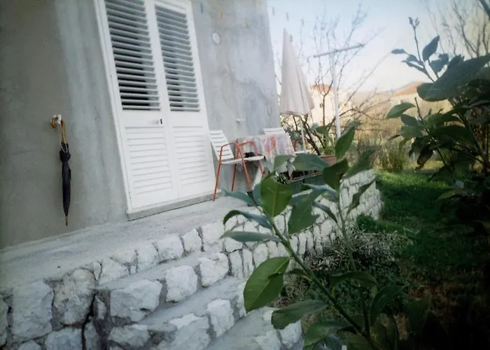 莉莎公寓 公寓 米利尼